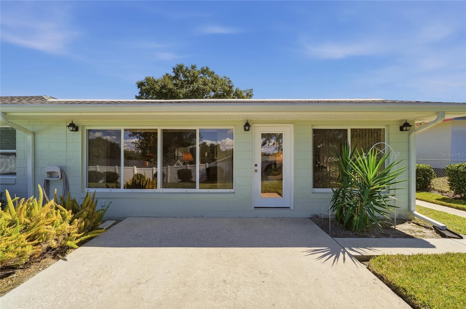 Single Family Residence at 241 VOLUSIA DR, WINTER HAVEN, photo 41 of 53