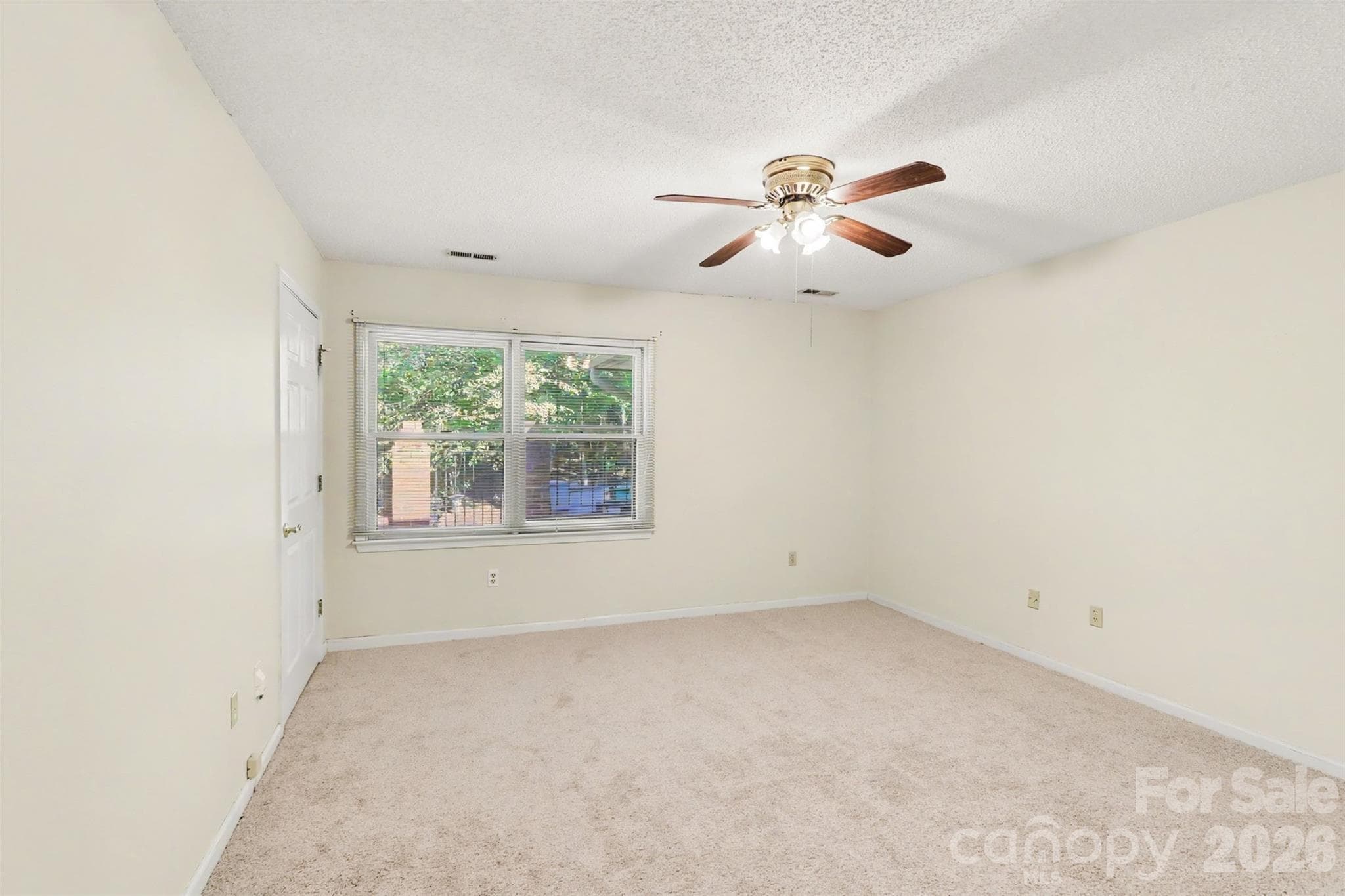 Townhouse at 8407 Coulwood Oak Lane, Charlotte, photo 14 of 24
