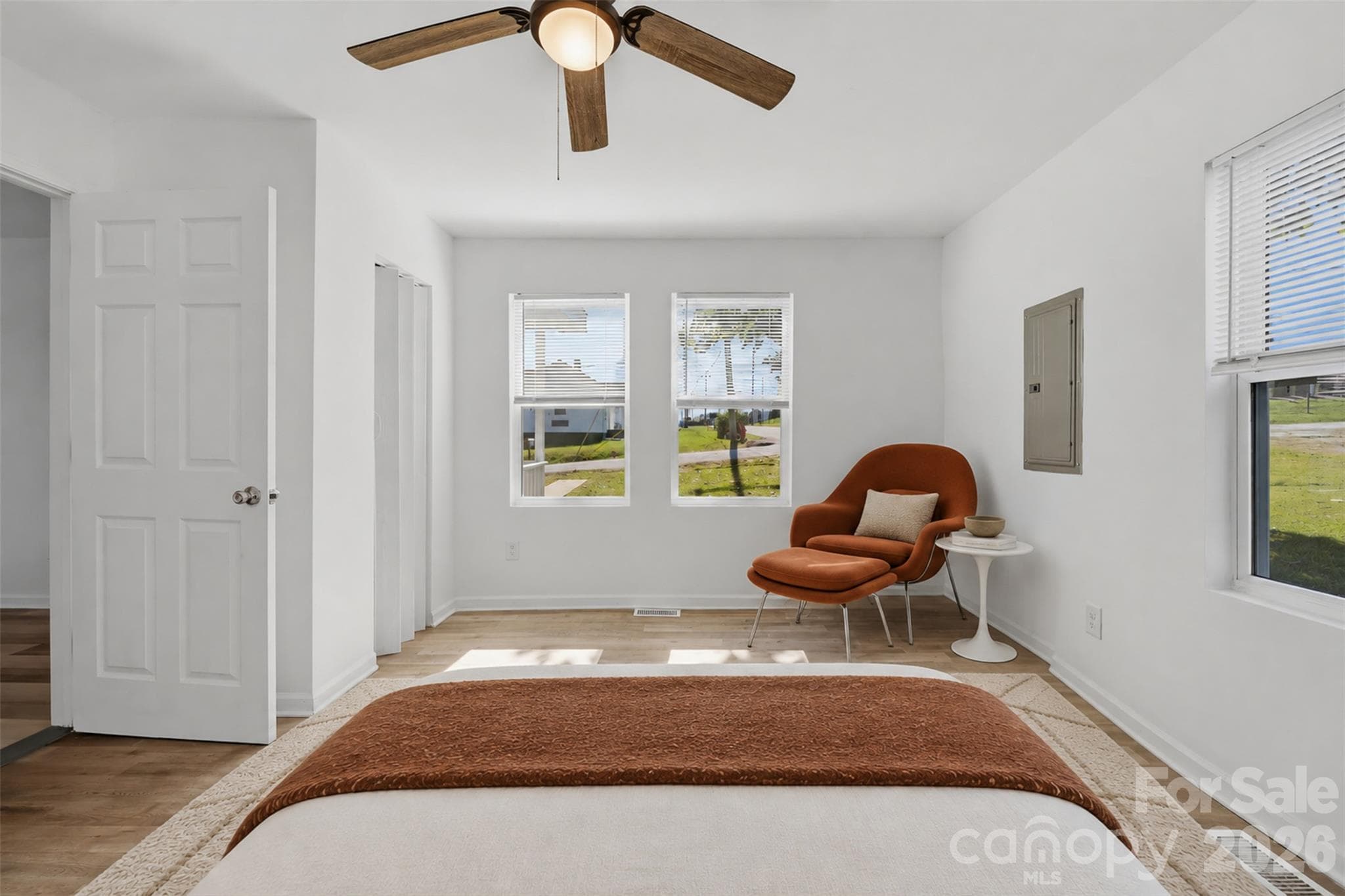 Virtually staged - 2996 1st Avenue NW, Hickory