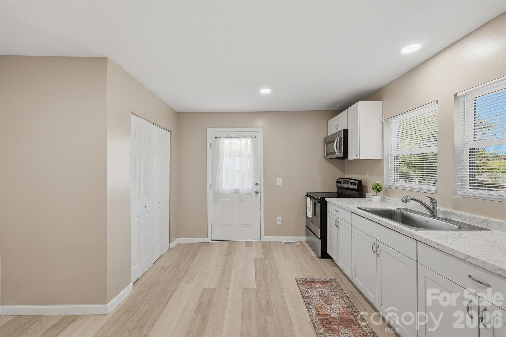 Single Family Residence at 2996 1st Avenue NW, Hickory, photo 11 of 38