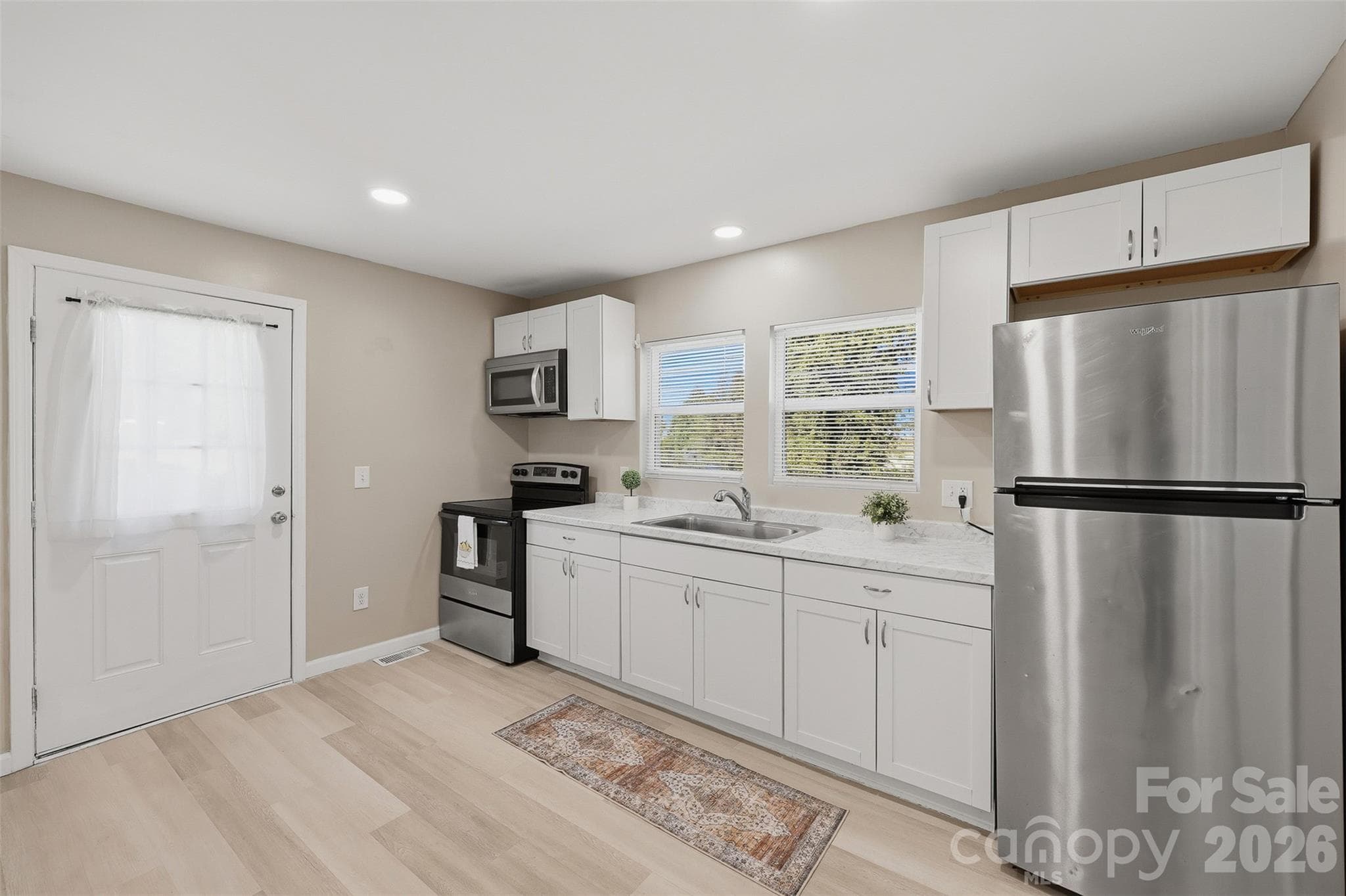 Single Family Residence at 2996 1st Avenue NW, Hickory, photo 12 of 38