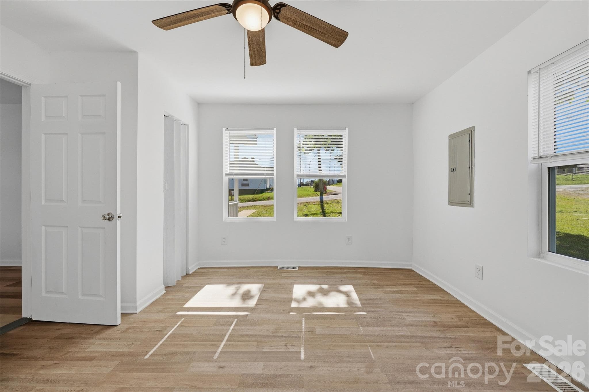 Single Family Residence at 2996 1st Avenue NW, Hickory, photo 22 of 38