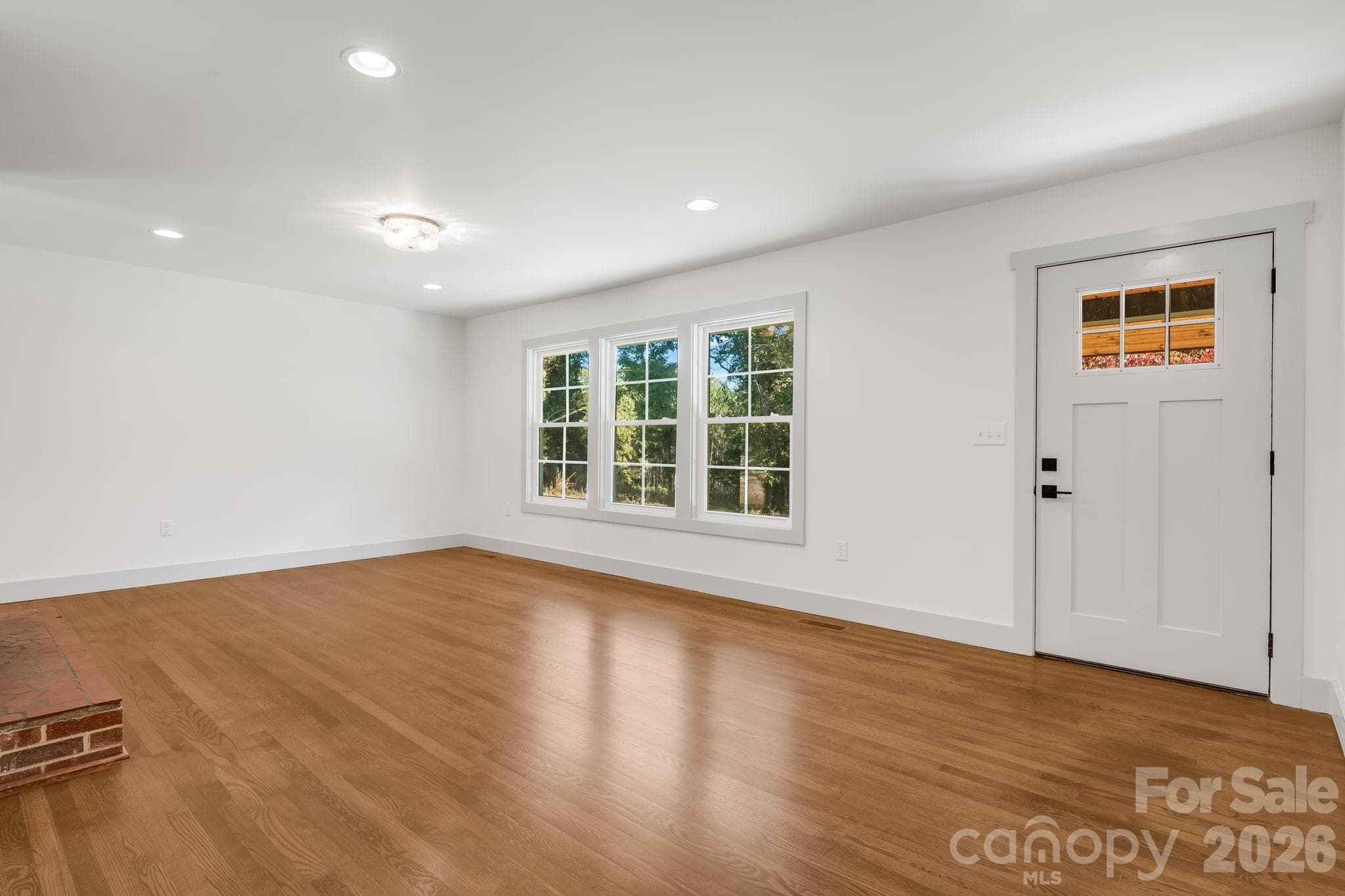 Single Family Residence at 174 Twisted Tree Lane, Horse Shoe, photo 4 of 32