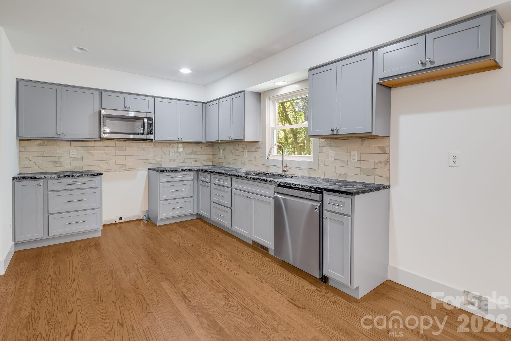 Single Family Residence at 174 Twisted Tree Lane, Horse Shoe, photo 10 of 32
