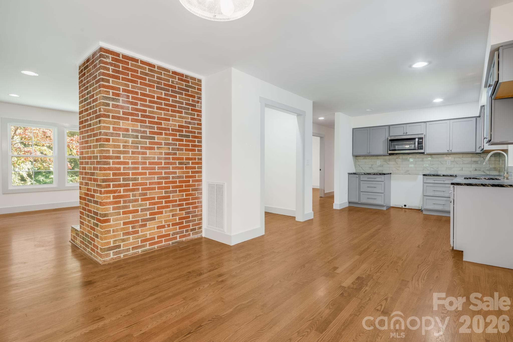 Single Family Residence at 174 Twisted Tree Lane, Horse Shoe, photo 12 of 32