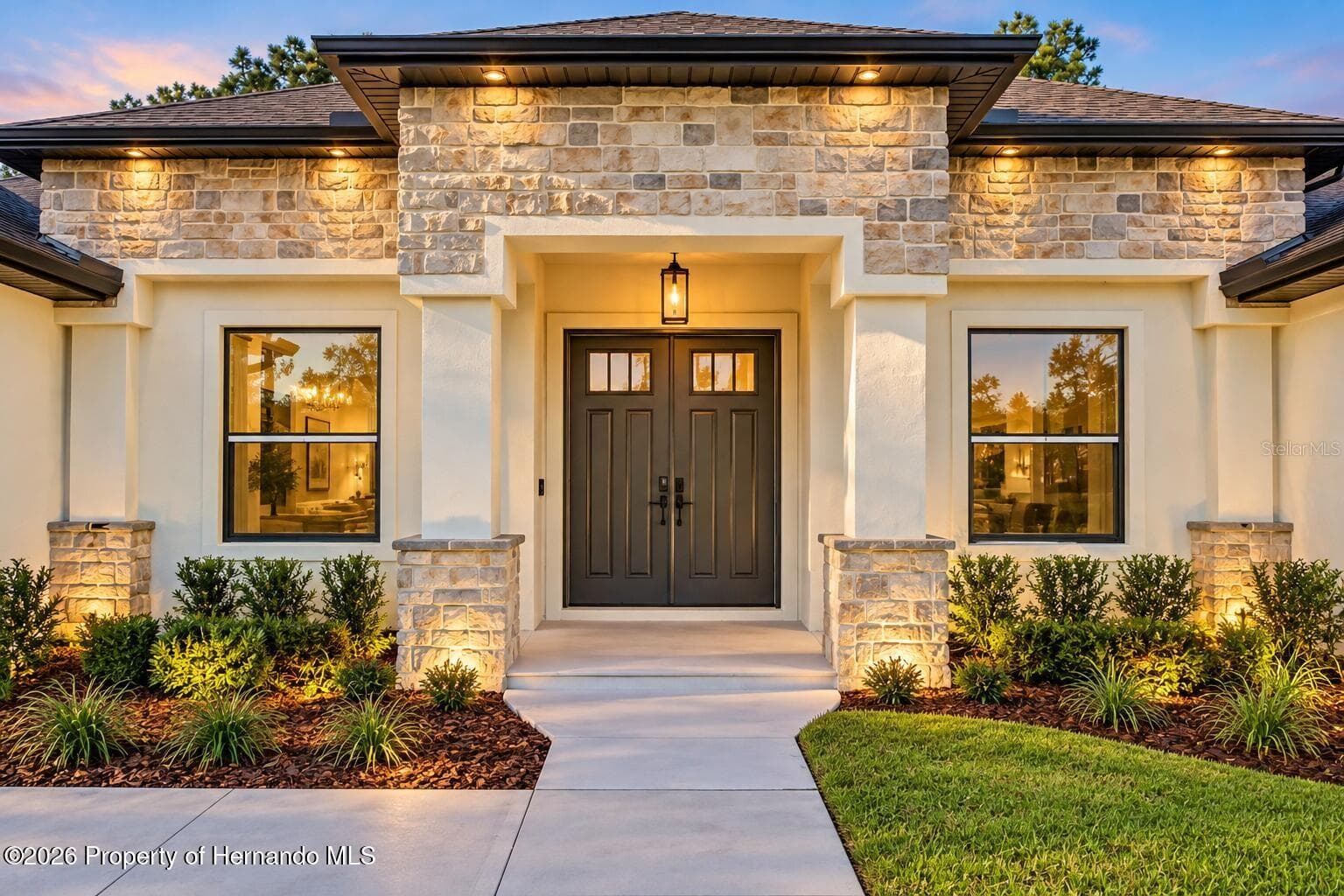 stone accents - 12014 SAPPHIRE DR, SPRING HILL