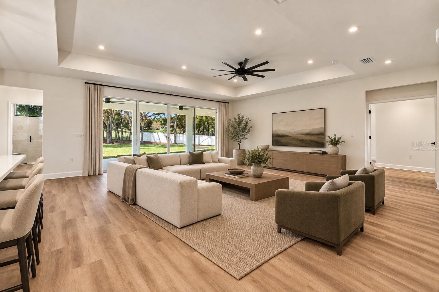 Virtually stagedhuge family room - 12014 SAPPHIRE DR, SPRING HILL