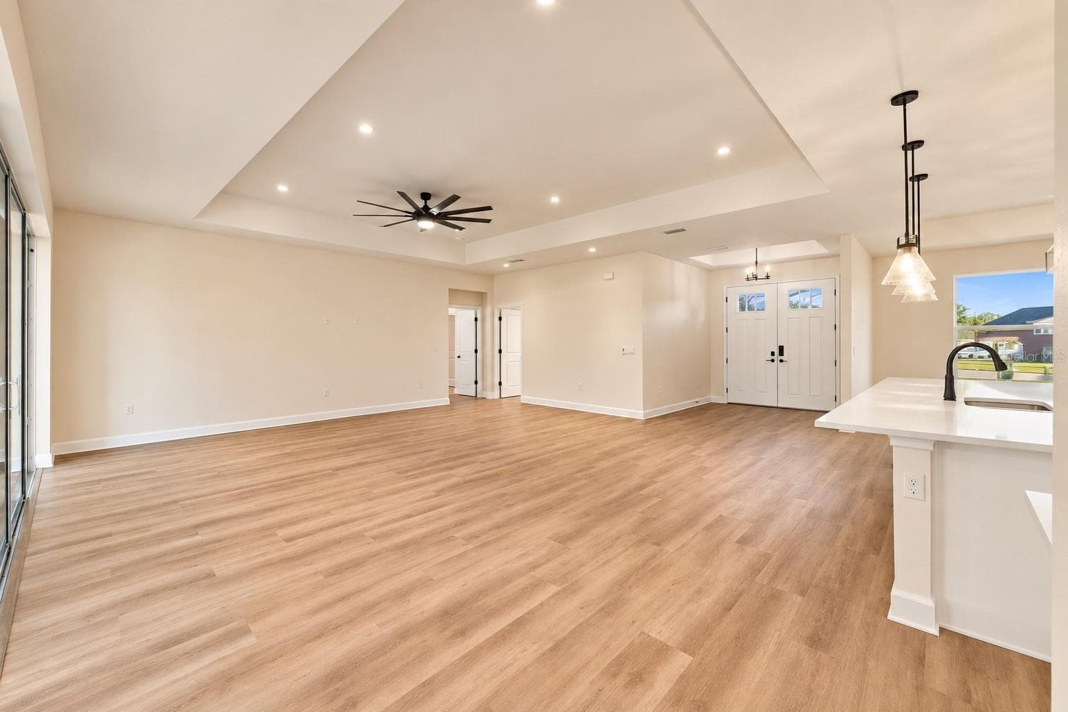 huge family room - 12014 SAPPHIRE DR, SPRING HILL