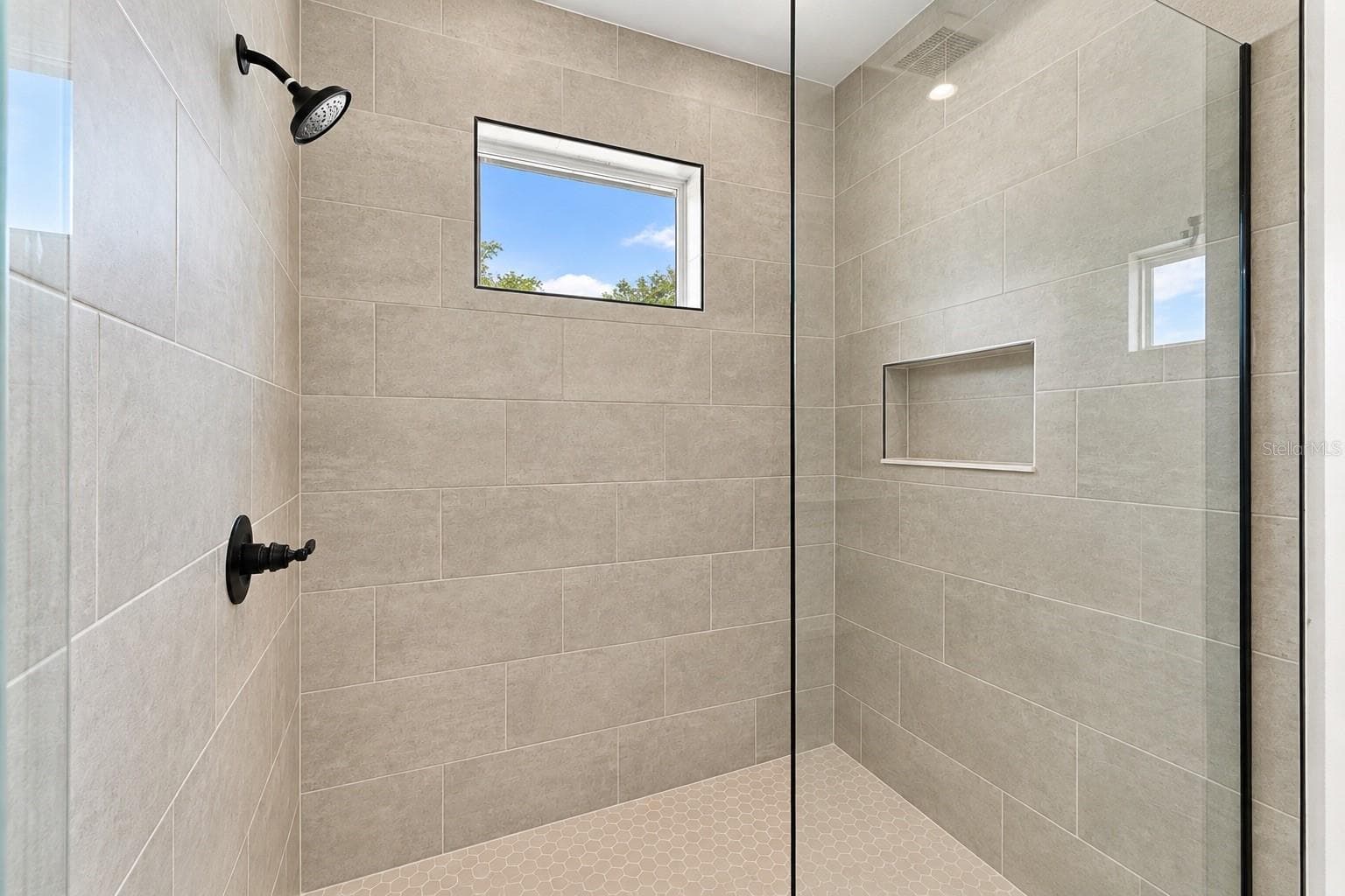Single Family Residence at 12014 SAPPHIRE DR, SPRING HILL, photo 21 of 49