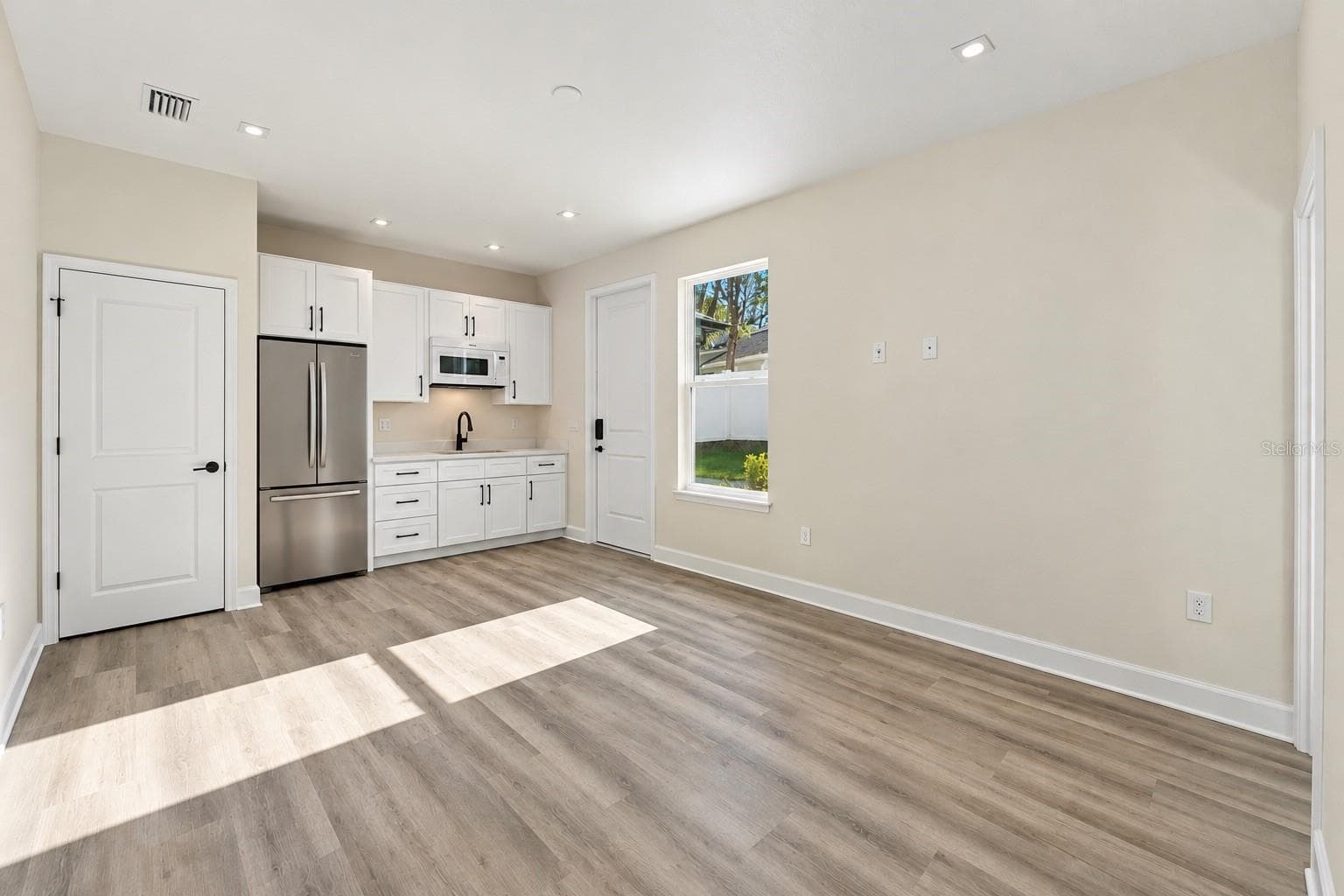 full suite - 12014 SAPPHIRE DR, SPRING HILL