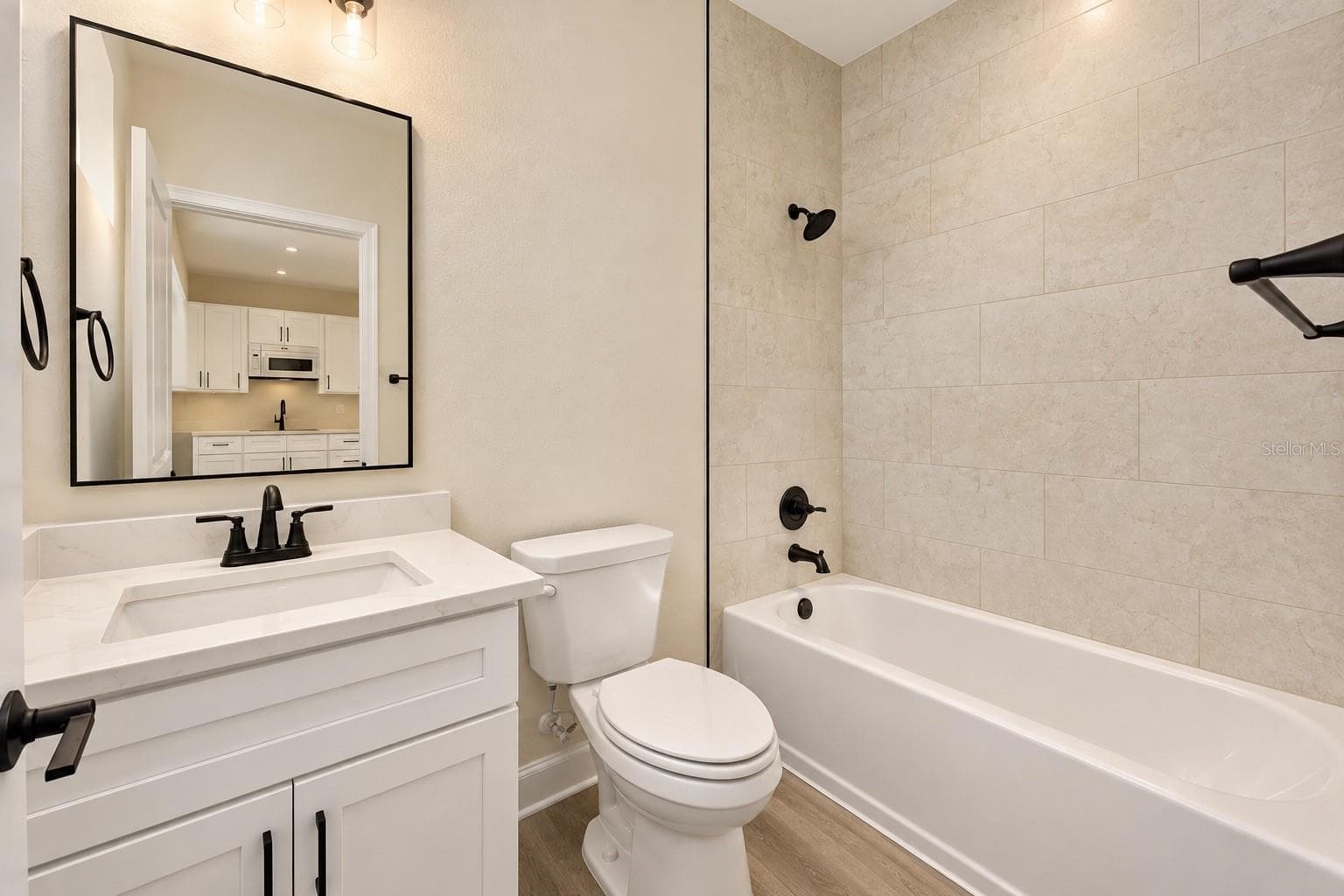 full suite bathroom - 12014 SAPPHIRE DR, SPRING HILL