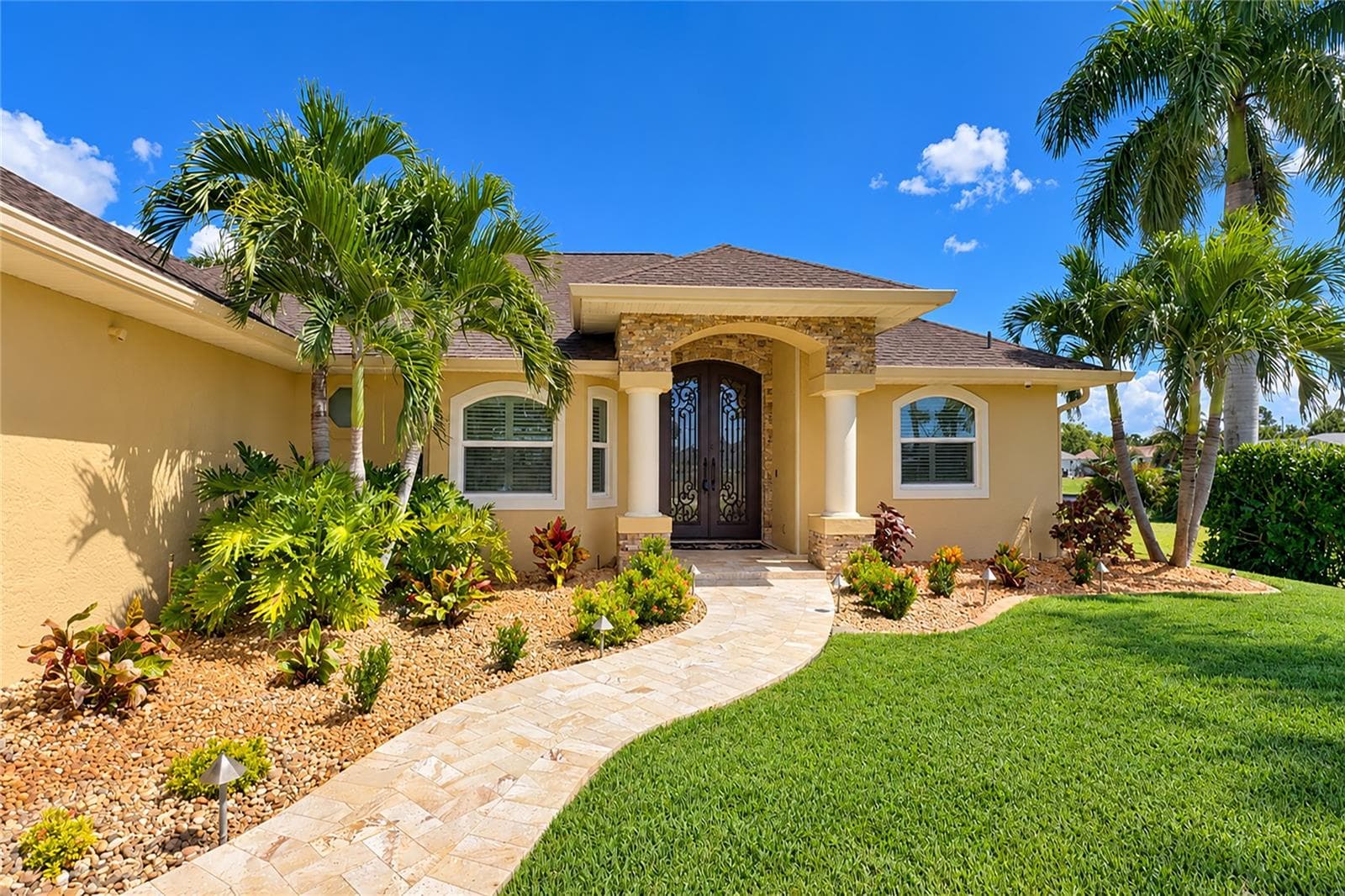 Single Family Residence at 4282 GILLOT BLVD, PORT CHARLOTTE, photo 4 of 79