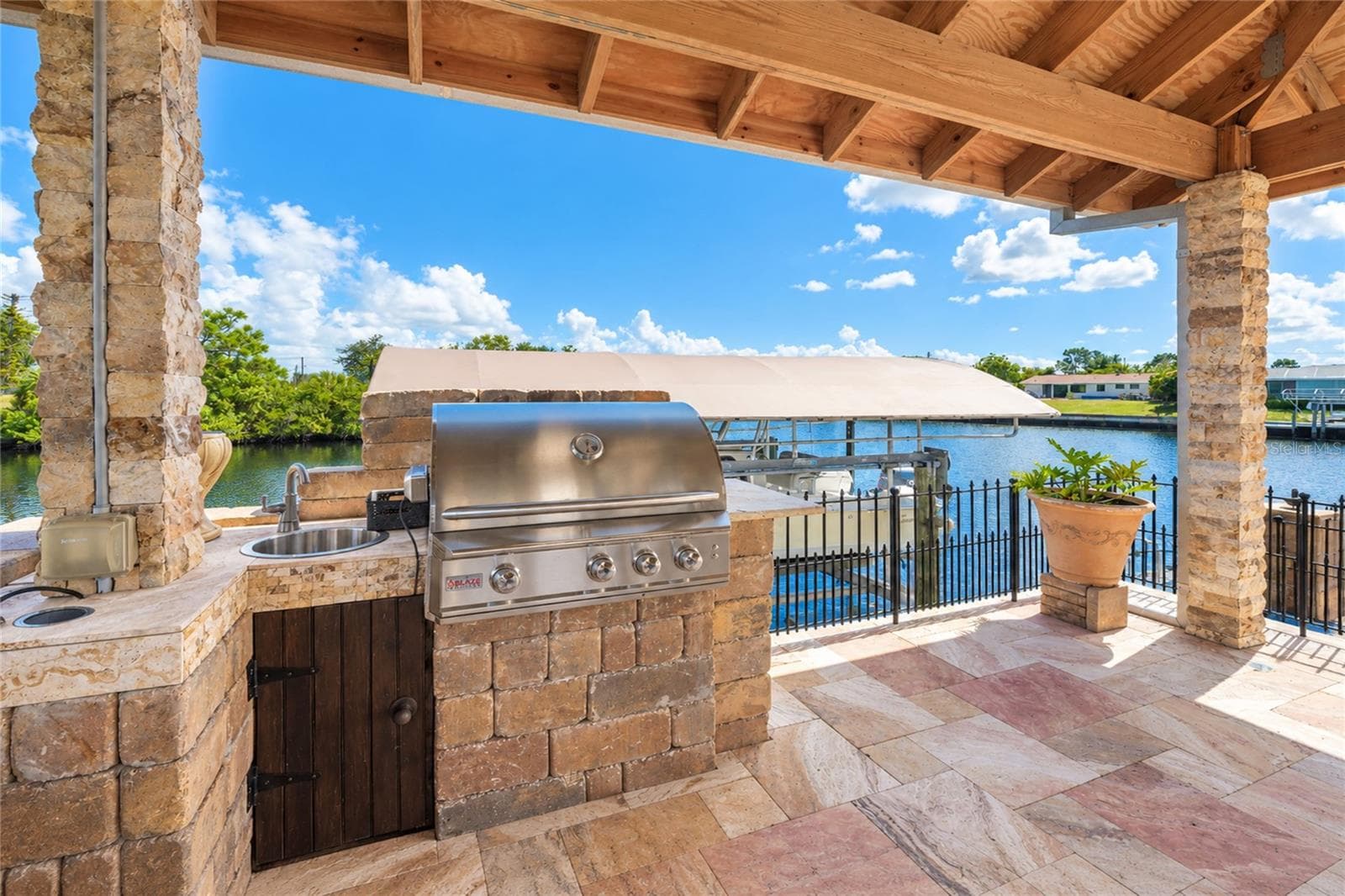Outdoor Kitchen - 4282 GILLOT BLVD, PORT CHARLOTTE