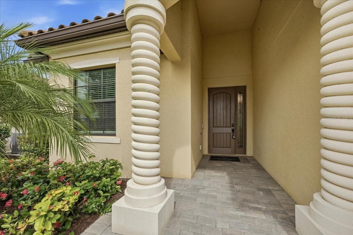 Single Family Residence at 17459 HICKOK BELT LOOP, BRADENTON, photo 2 of 93