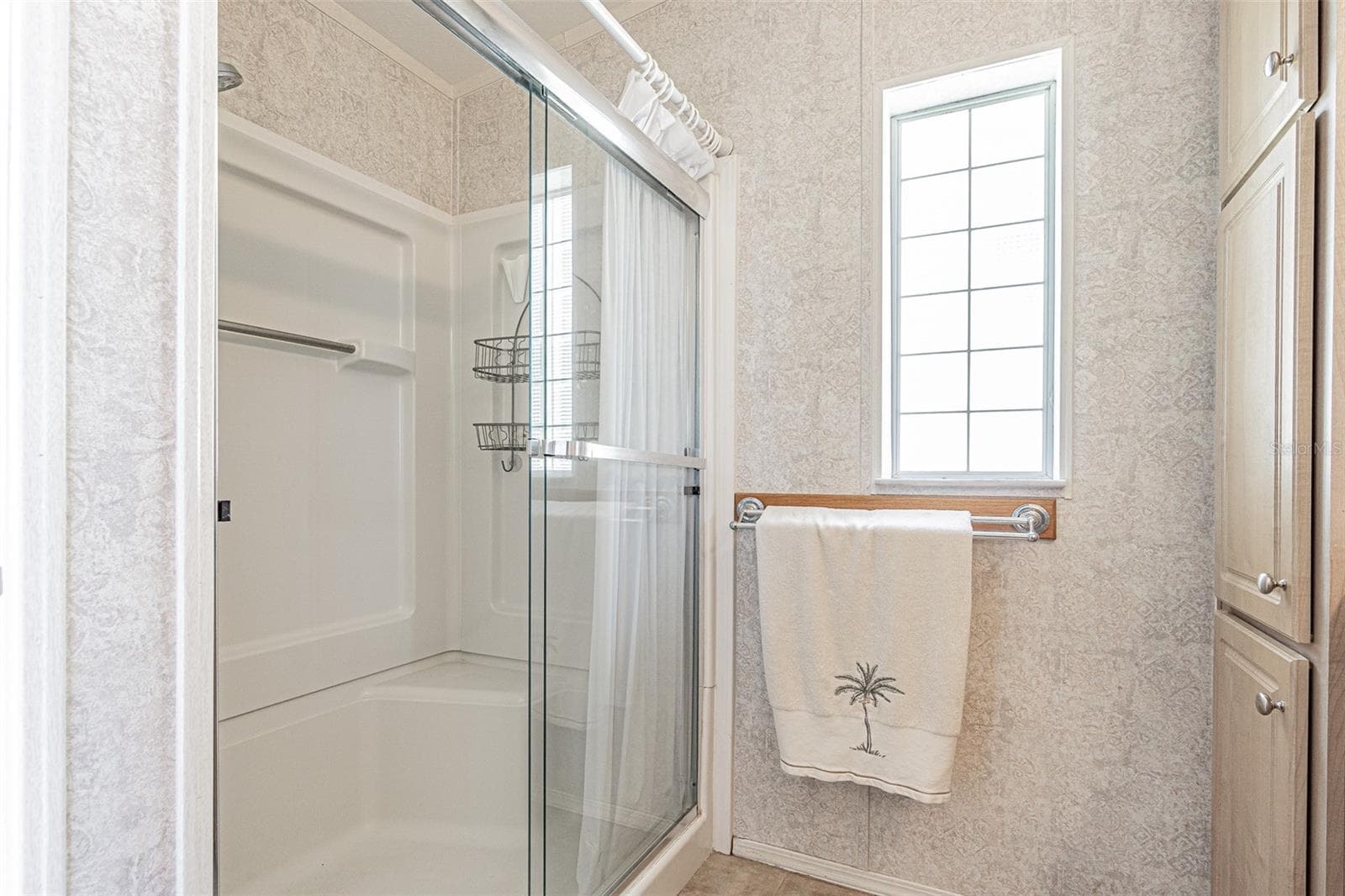 bath ensuite - 37449 GILL AVE, ZEPHYRHILLS