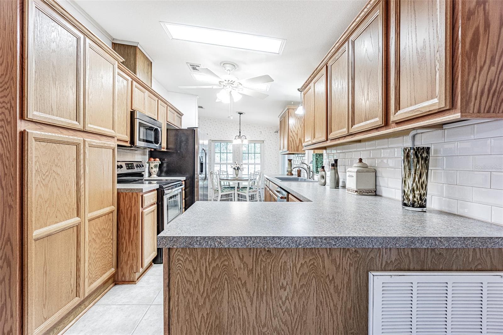 Manufactured Home at 37449 GILL AVE, ZEPHYRHILLS, photo 38 of 63