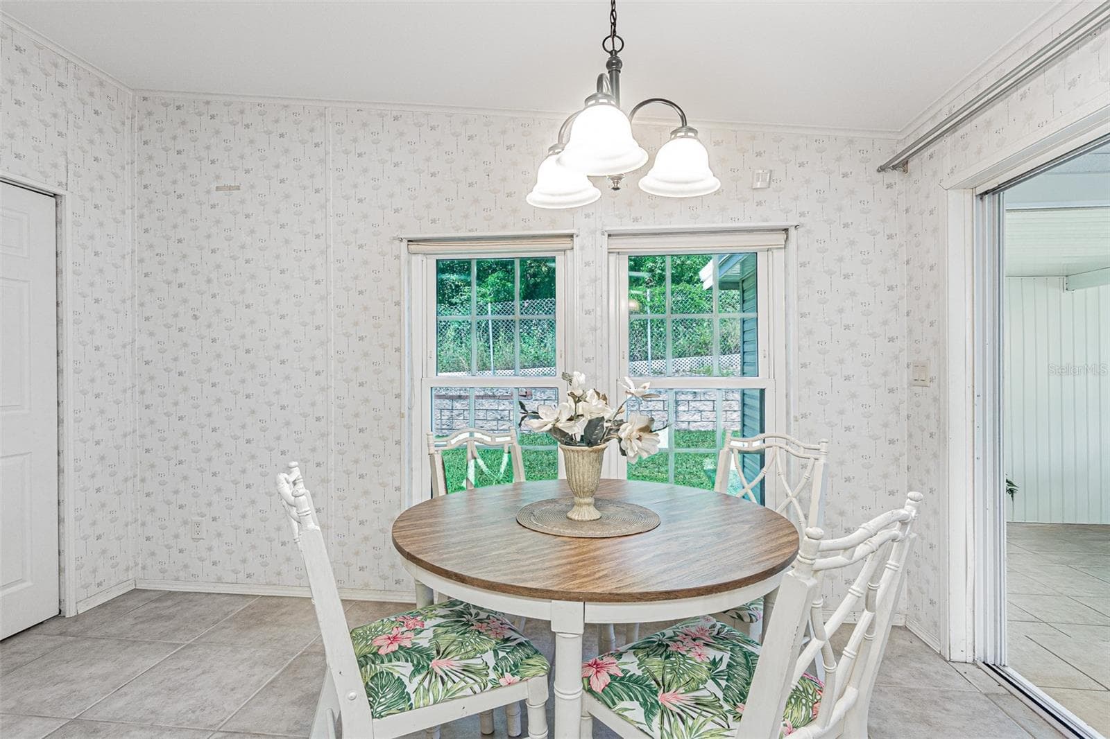 Eat in dinette area - 37449 GILL AVE, ZEPHYRHILLS