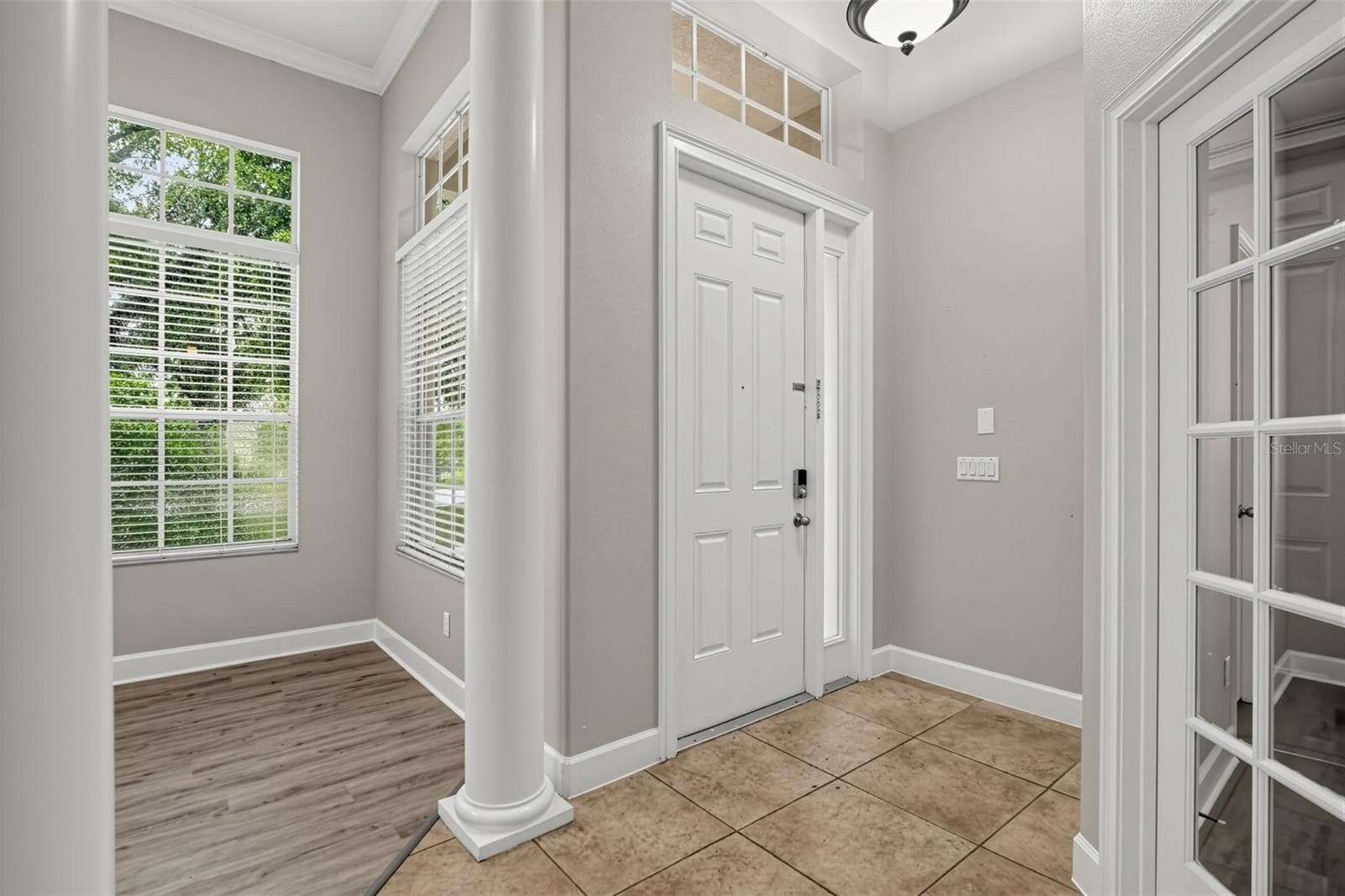 Single Family Residence at 726 REGINA CIR, OAKLAND, photo 4 of 36
