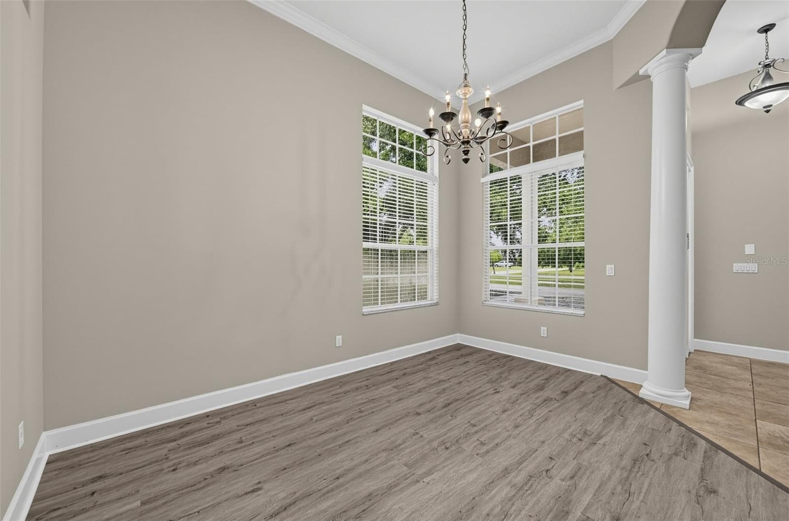 Single Family Residence at 726 REGINA CIR, OAKLAND, photo 5 of 36