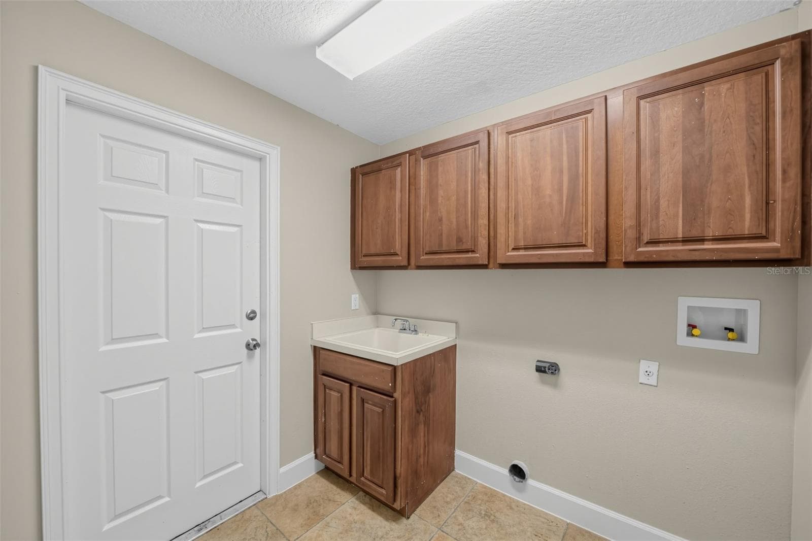 Single Family Residence at 726 REGINA CIR, OAKLAND, photo 19 of 36