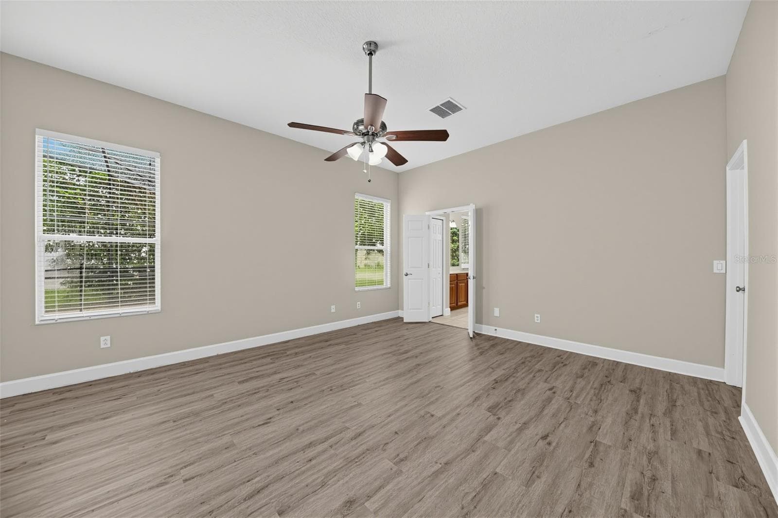 Single Family Residence at 726 REGINA CIR, OAKLAND, photo 22 of 36