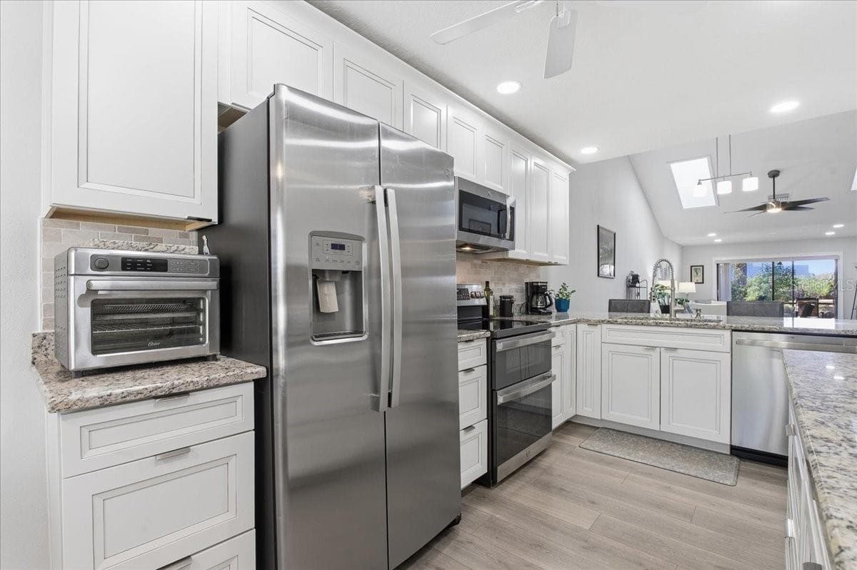 Condominium at 3272 LORI LN #3272, NEW PORT RICHEY, photo 6 of 90