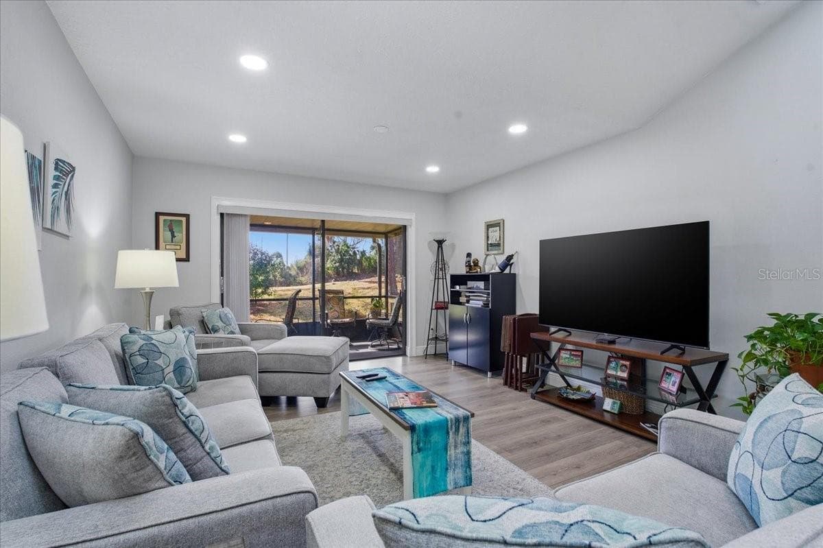 Condominium at 3272 LORI LN #3272, NEW PORT RICHEY, photo 13 of 90