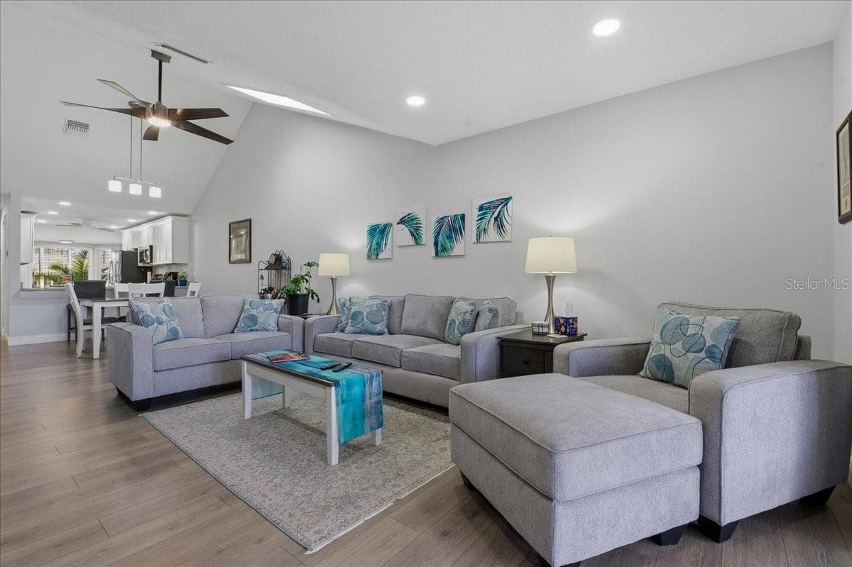 Condominium at 3272 LORI LN #3272, NEW PORT RICHEY, photo 14 of 90