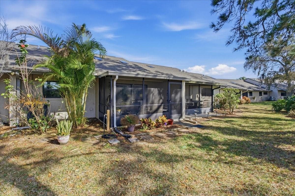 Condominium at 3272 LORI LN #3272, NEW PORT RICHEY, photo 32 of 90