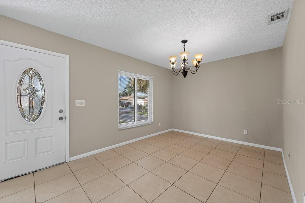 Single Family Residence at 518 WYNNWOOD DR, BRANDON, photo 3 of 64