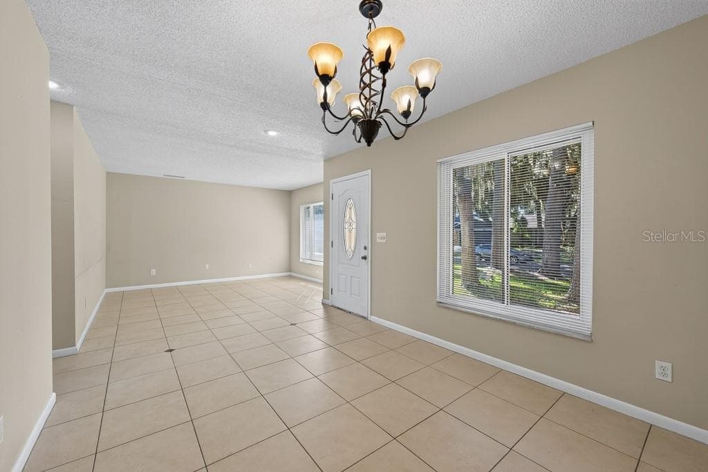 Single Family Residence at 518 WYNNWOOD DR, BRANDON, photo 5 of 64