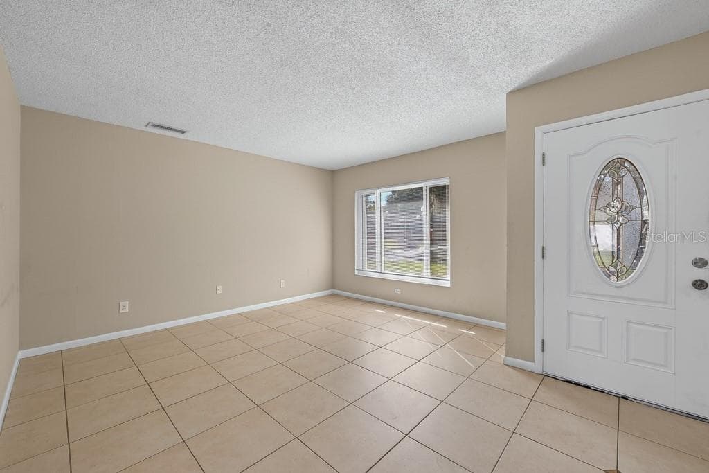 Single Family Residence at 518 WYNNWOOD DR, BRANDON, photo 8 of 64