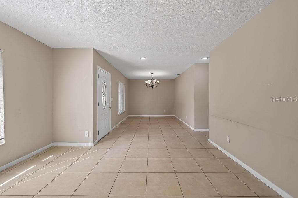 Single Family Residence at 518 WYNNWOOD DR, BRANDON, photo 11 of 64