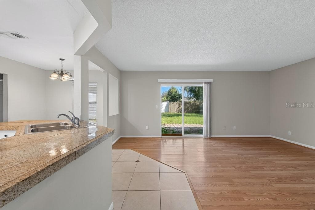 Single Family Residence at 518 WYNNWOOD DR, BRANDON, photo 13 of 64