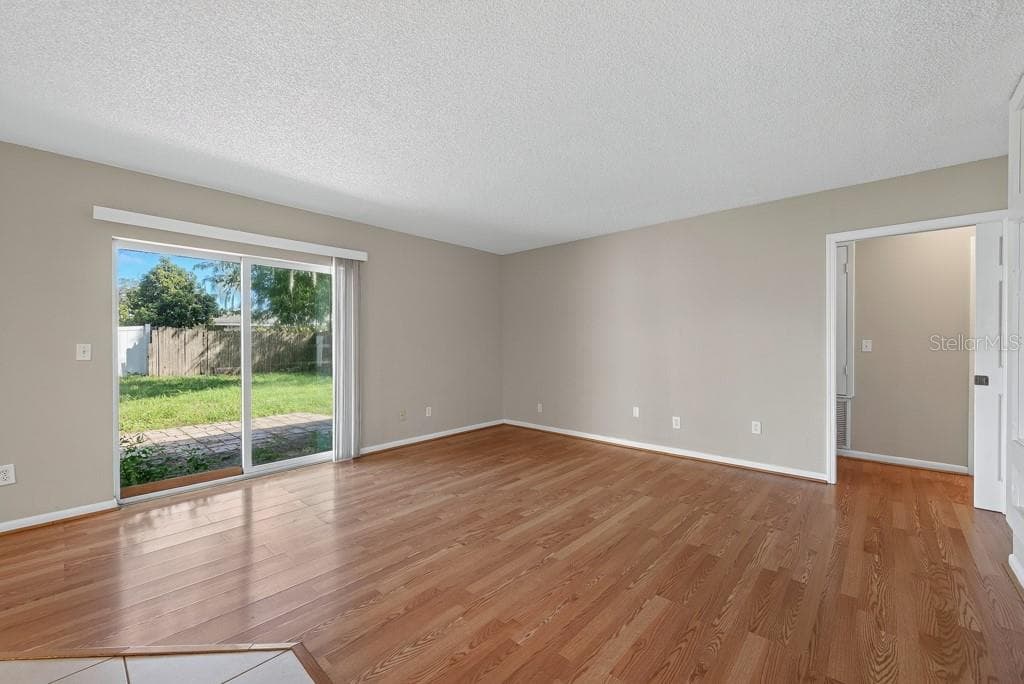 Single Family Residence at 518 WYNNWOOD DR, BRANDON, photo 14 of 64