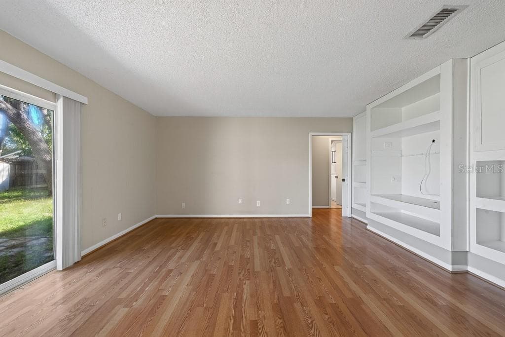 Single Family Residence at 518 WYNNWOOD DR, BRANDON, photo 15 of 64