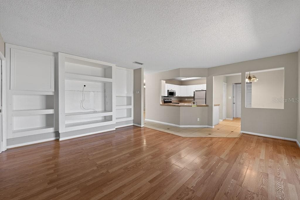 Single Family Residence at 518 WYNNWOOD DR, BRANDON, photo 19 of 64