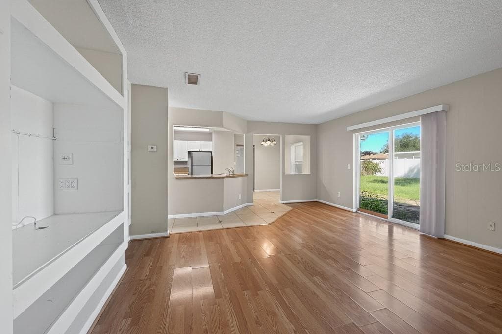 Single Family Residence at 518 WYNNWOOD DR, BRANDON, photo 20 of 64