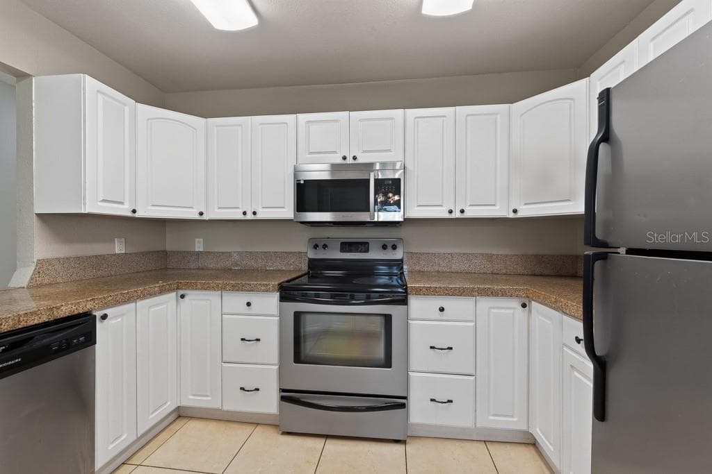 Single Family Residence at 518 WYNNWOOD DR, BRANDON, photo 26 of 64