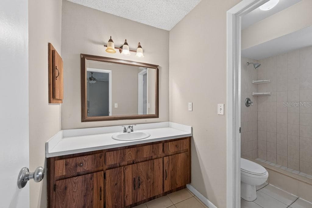 Single Family Residence at 518 WYNNWOOD DR, BRANDON, photo 36 of 64
