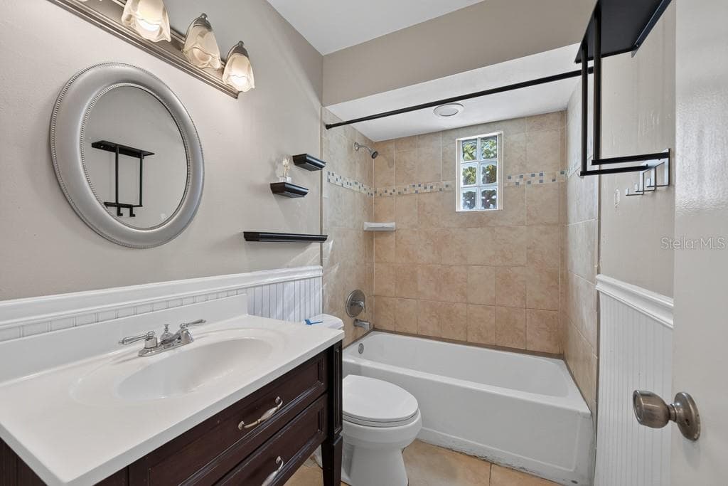Single Family Residence at 518 WYNNWOOD DR, BRANDON, photo 44 of 64