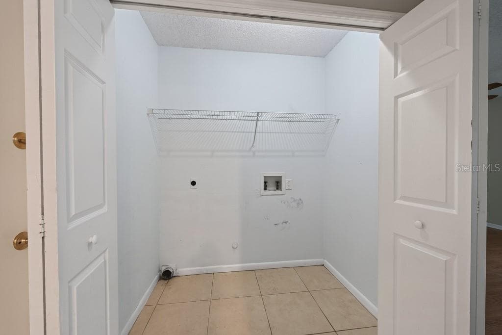 Single Family Residence at 518 WYNNWOOD DR, BRANDON, photo 45 of 64