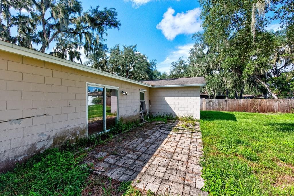Single Family Residence at 518 WYNNWOOD DR, BRANDON, photo 47 of 64