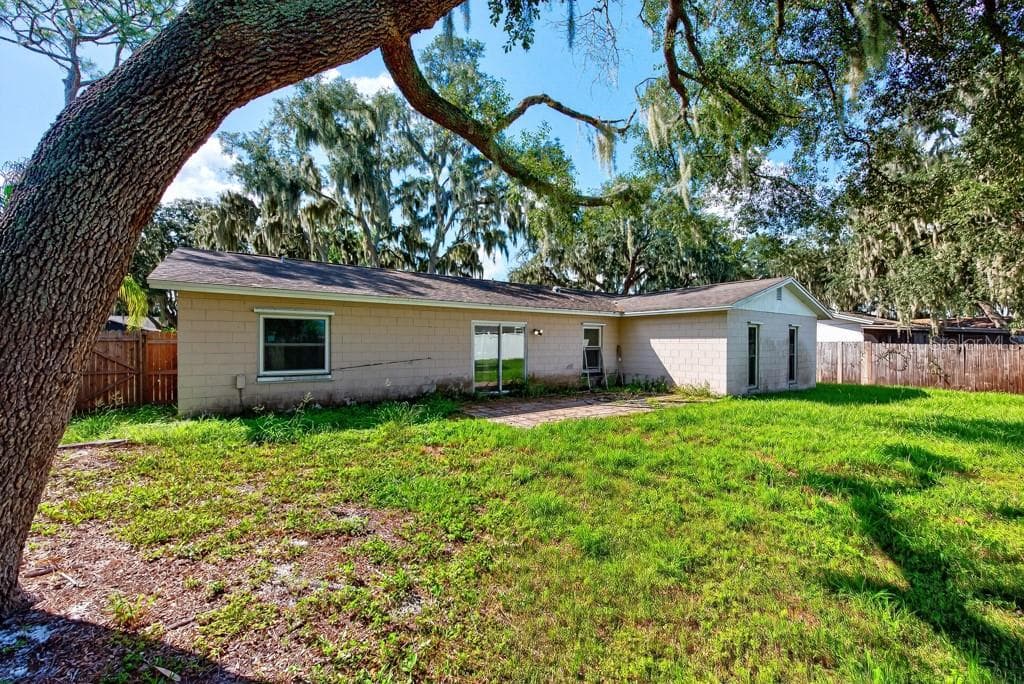 Single Family Residence at 518 WYNNWOOD DR, BRANDON, photo 49 of 64
