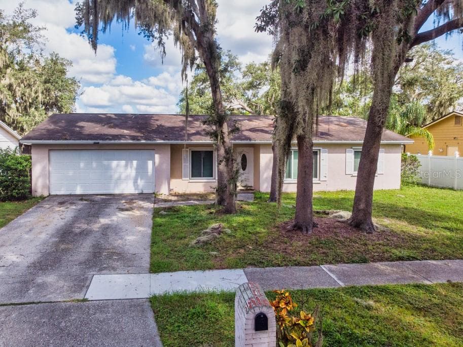 Single Family Residence at 518 WYNNWOOD DR, BRANDON, photo 58 of 64
