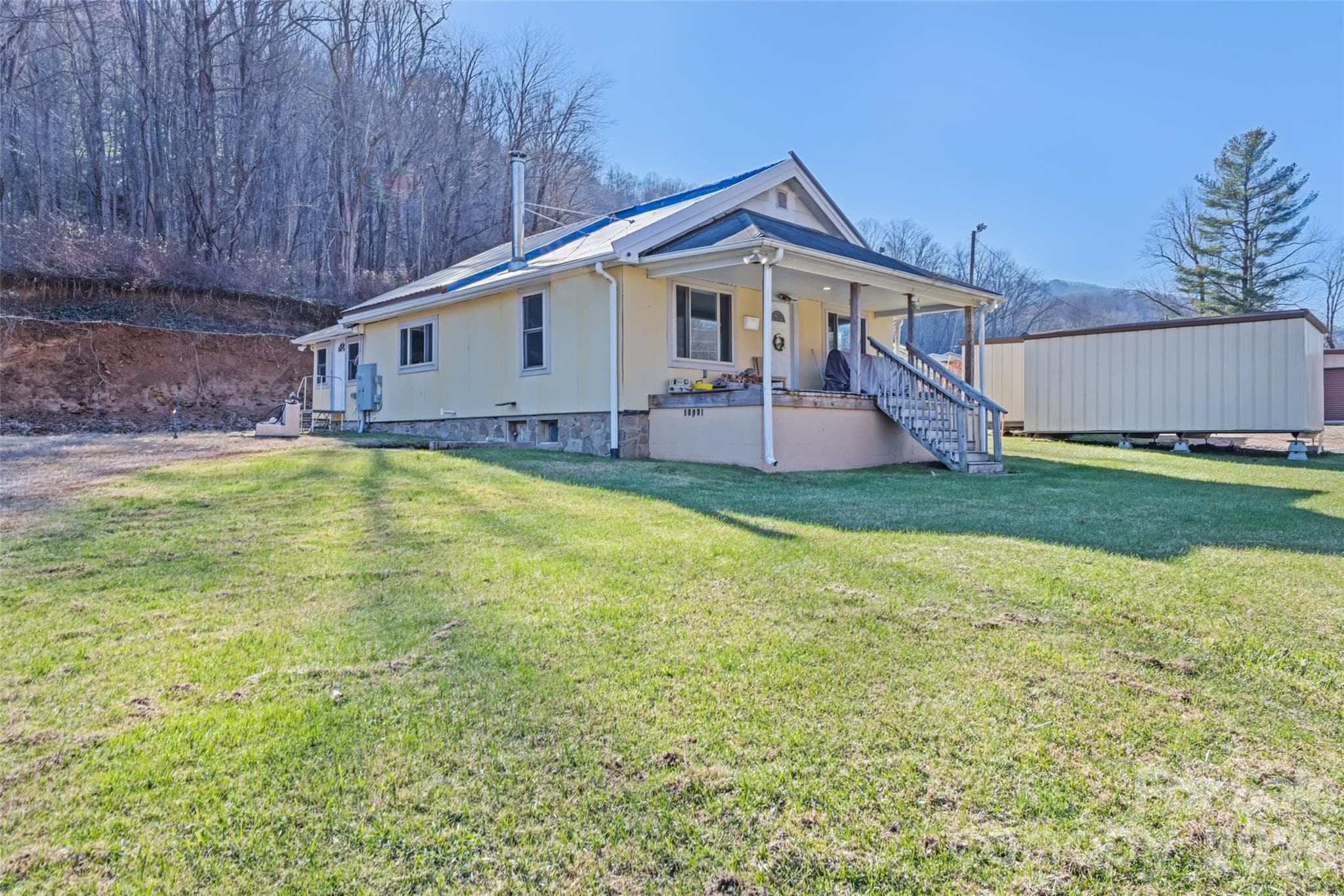 Warehouse/Office at 3009 Dellwood Road, Waynesville, photo 5 of 35