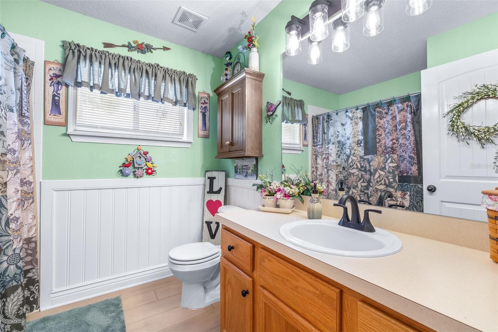 Single Family Residence at 30843 LUHMAN CT, WESLEY CHAPEL, photo 17 of 32