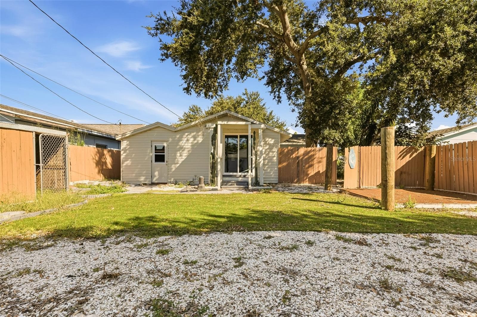 Large fenced backyard - 3940 55TH AVE N, ST PETERSBURG