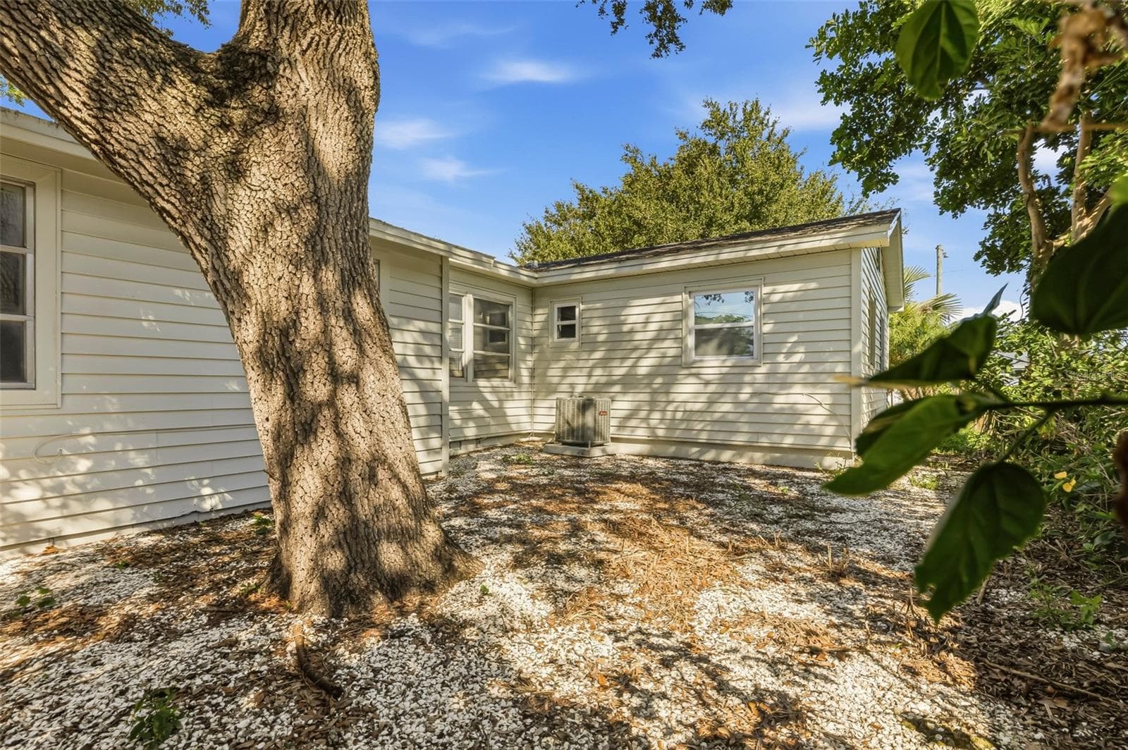 Single Family Residence at 3940 55TH AVE N, ST PETERSBURG, photo 36 of 40