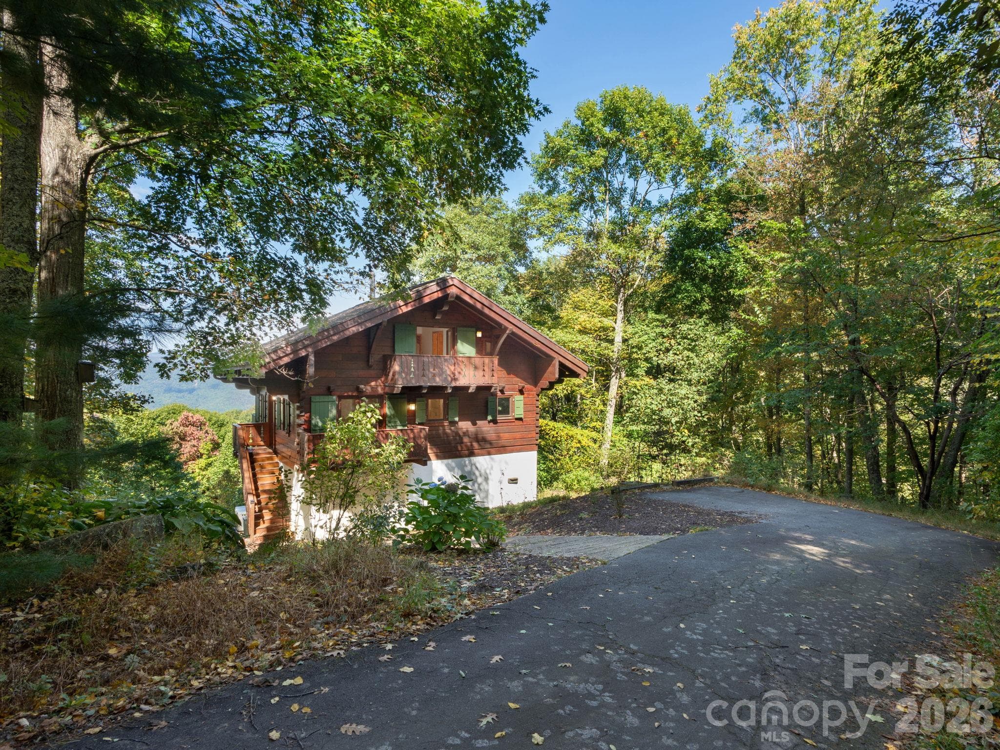 Single Family Residence at 8 Edelweiss Lane, Swannanoa, photo 2 of 23